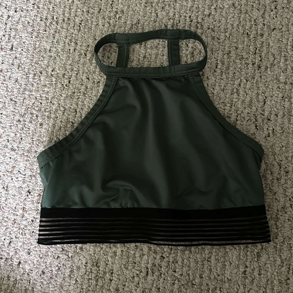 Victoria Sport High Neck Sports Bra